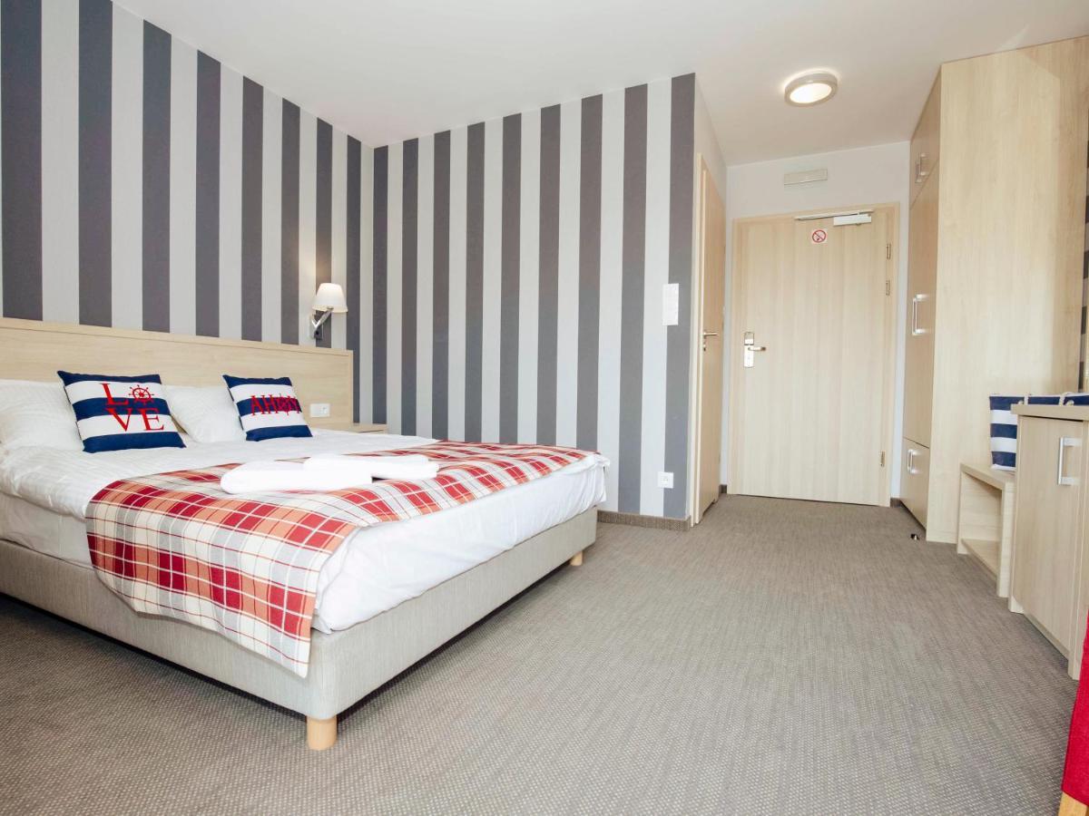 Porto Marina Hotel Krynica Morska Eksteriør billede